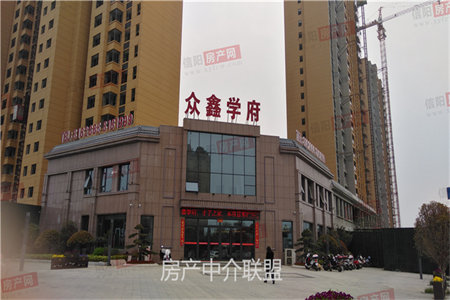 龙馨园2室2厅1卫101㎡带车库